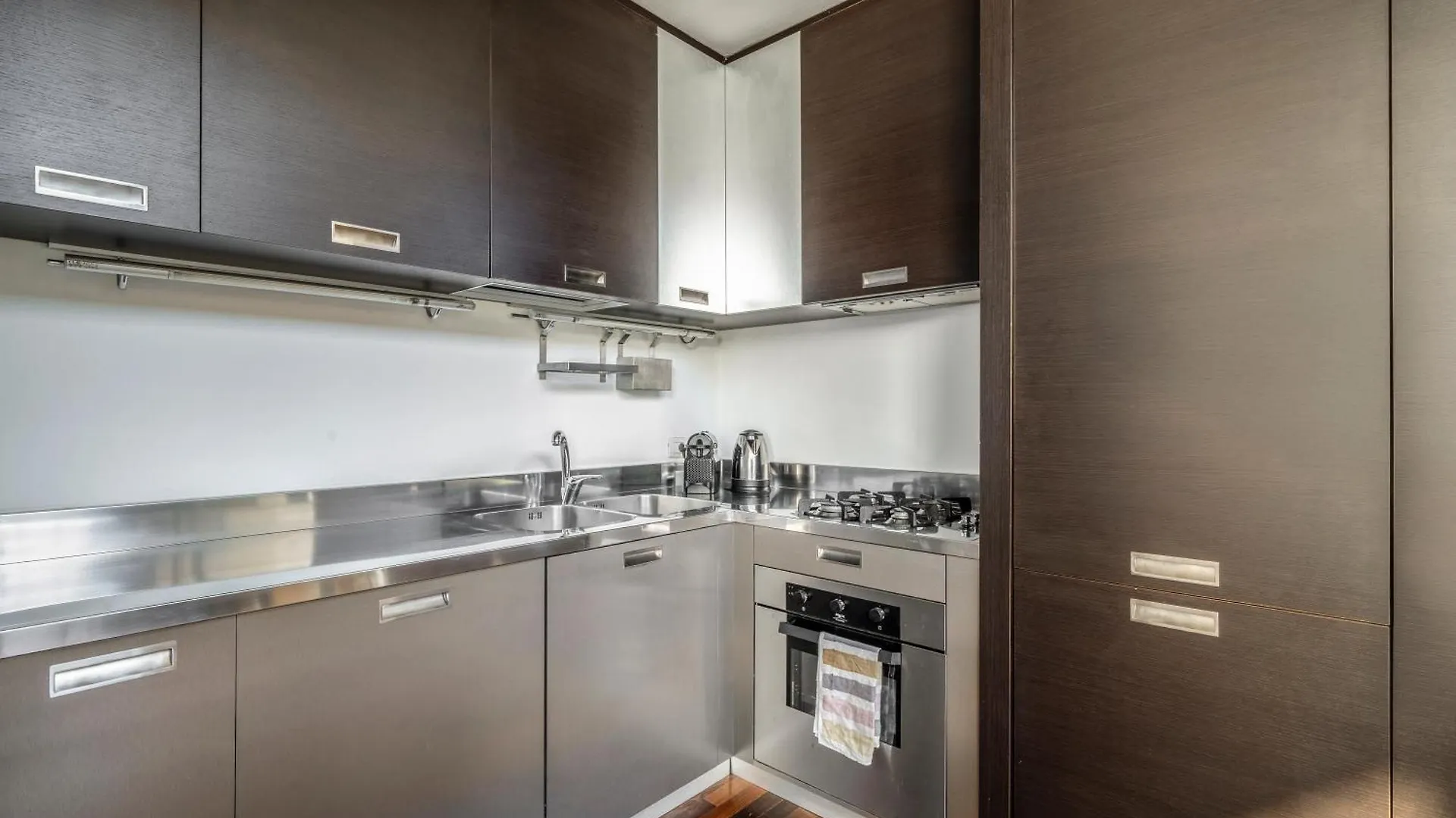 Red Lofty Milano- Loft Moderno Comodo Per Ippodromo, San Siro, Fiere E Politecnico, Parking 아파트