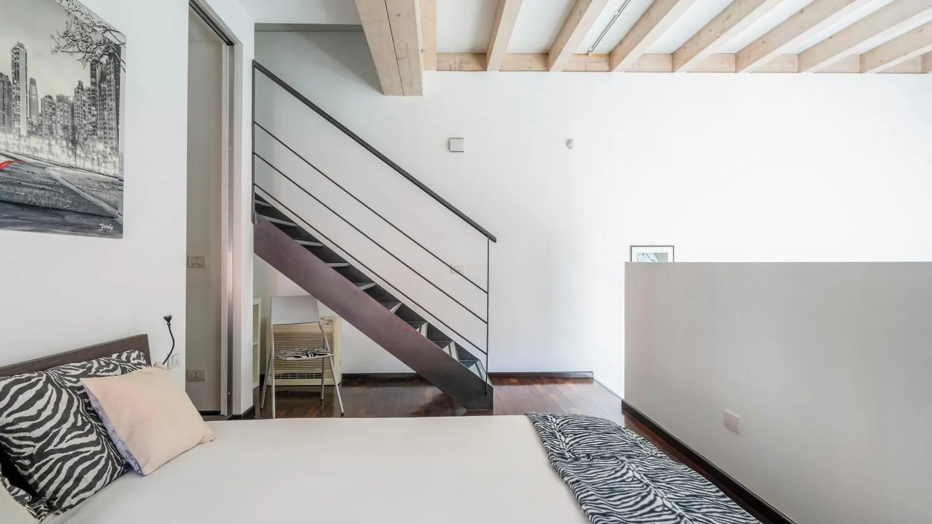 公寓 Red Lofty Milano- Loft Moderno Comodo Per Ippodromo, San Siro, Fiere E Politecnico, Parking 意大利